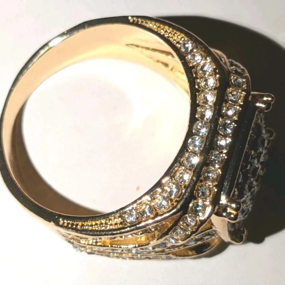 Gold and Silver Diamond Pavé Rings with Intricate Designs